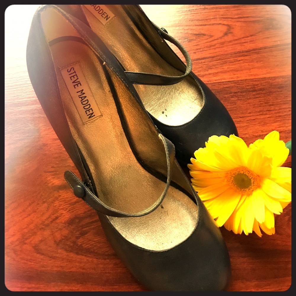 Steve Madden navy Mary Jane heels
